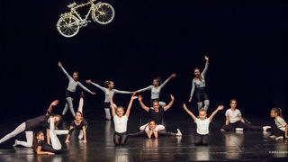 Božićna čestitka plesnog odjela Glazbene škole Blagoje Bersa