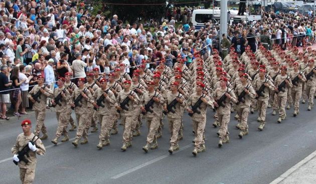 Oluja, mimohod Foto: Zeljko Lukunic/PIXSELL