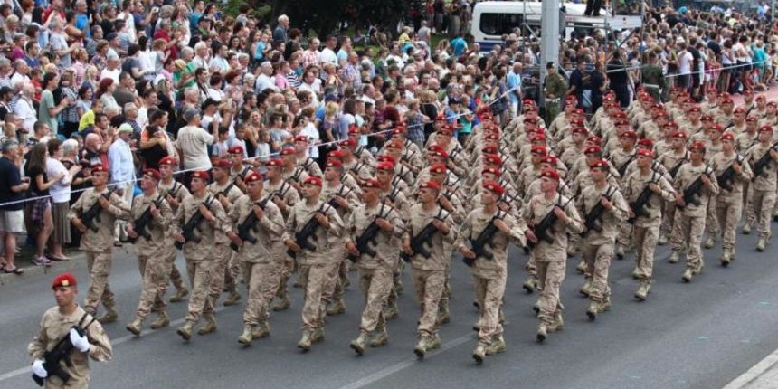 Oluja, mimohod Foto: Zeljko Lukunic/PIXSELL