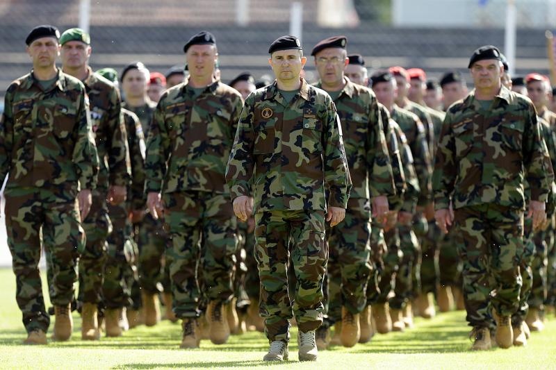 Svečano postrojavanje na stadionu u Kranjčevićevoj u povodu Dana Oružanih snaga Republike Hrvatske. Foto. PIXSELL Svečano postrojavanje na stadionu u Kranjčevićevoj u povodu Dana Oružanih snaga Republike Hrvatske. Foto. PIXSELL