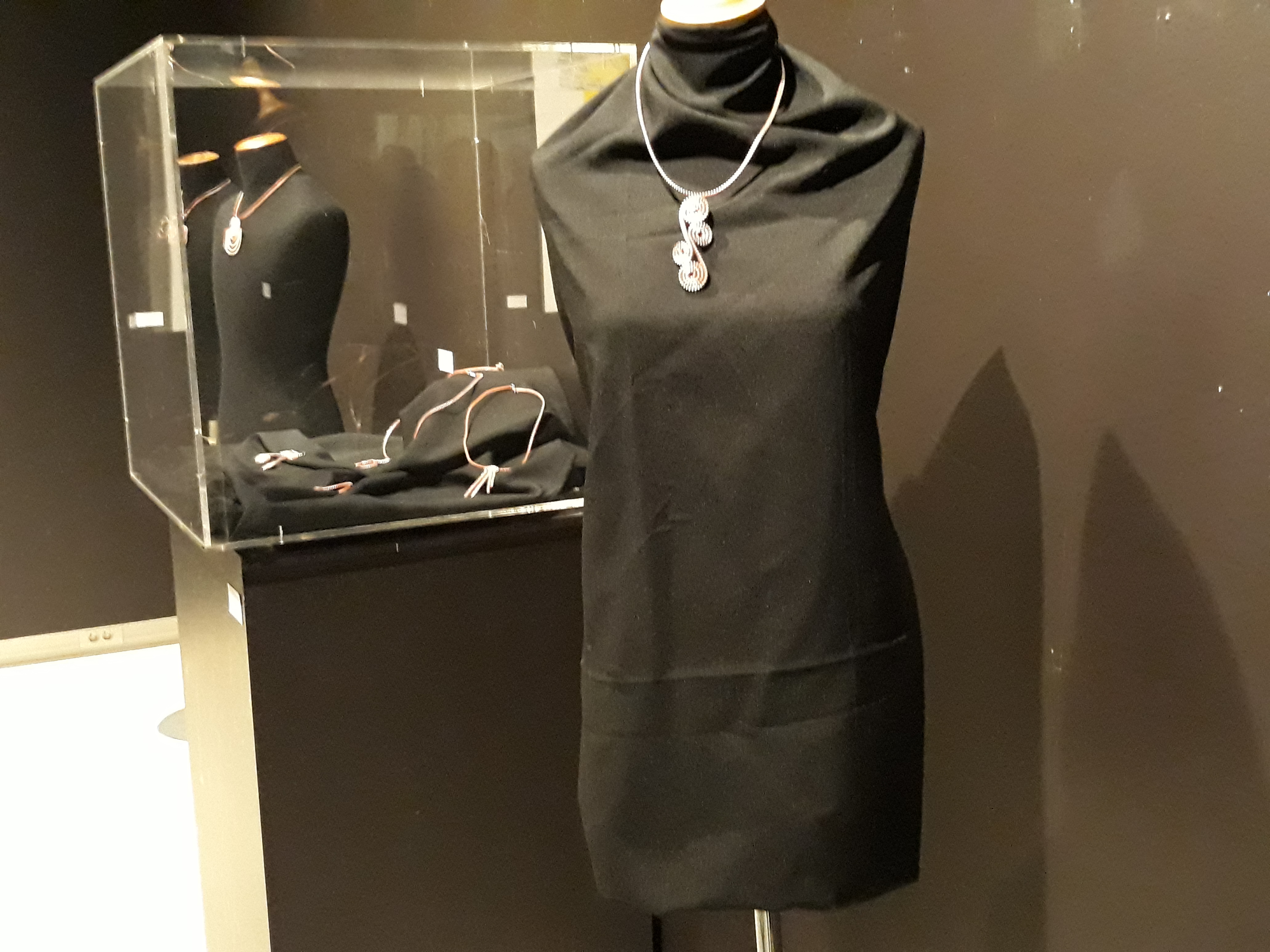 Iz profesorskih atelja – izložba nastavnika ŠPUD-a Iz profesorskih atelja – izložba nastavnika ŠPUD-a