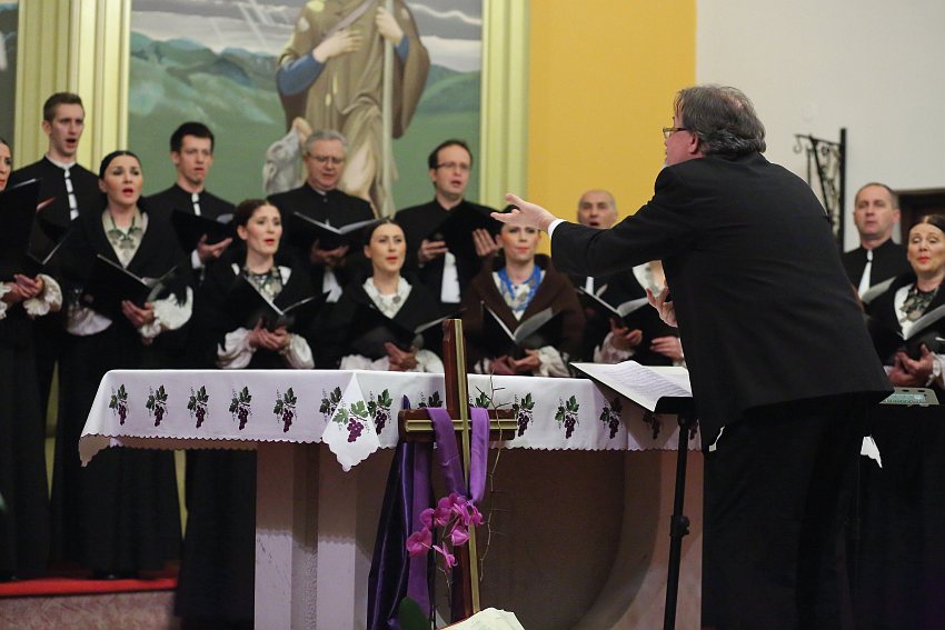 (V)Ladari i (V)Ladarice folklorne scene u Hrvatskoj još jednom oduševili Bibinjce. Foto: Leo Banić
