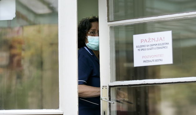 Zagreb, 091109.
Klinika za infektivne bolesti dr. Fran Mihaljevic. Tijekom dana sve vise gradjana stizalo je na zarazni odjel sa simptomima slicnim svinjskoj gripi.
Foto: Igor Sambolec / CROPIX