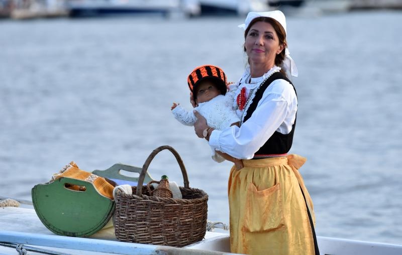 Krapanj: Održana tradicionalna ženska regata gajeta na vesla. Photo: Hrvoje Jelavić/PIXSELL Krapanj: Održana tradicionalna ženska regata gajeta na vesla. Photo: Hrvoje Jelavić/PIXSELL