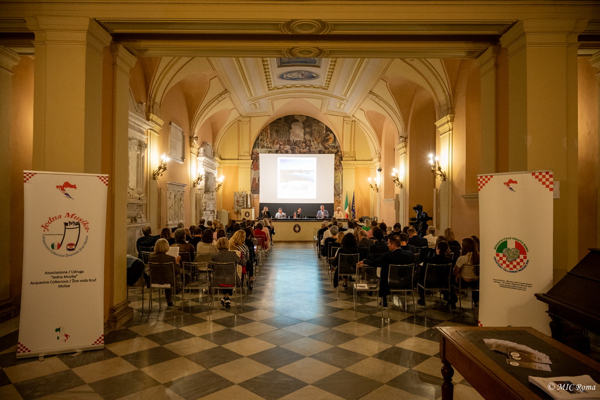 Znanstveni skup Dva glasa, jedna priča u Rimu Znanstveni skup Dva glasa, jedna priča u Rimu