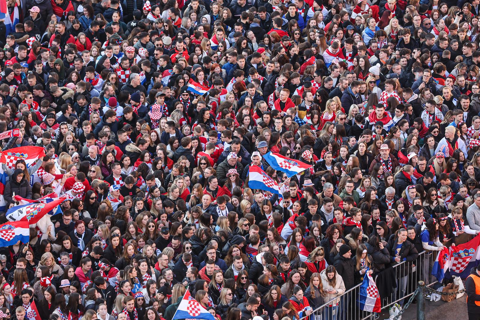 Panorama svečanog dočeka hrvatske rukometne reprezentacije u Zagrebu