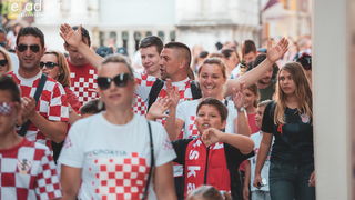 Zadar priredio čudesan doček svojim Vatrenim herojima (1)