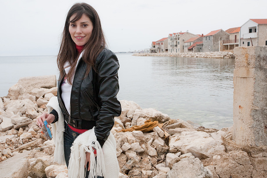 Top model Lorena Dias Terezinho i njena sestra Mara Dias, pronašle davno izgubljenu obitelj u Bibinjama, foto: Leo Banić Top model Lorena Dias Terezinho i njena sestra Mara Dias, pronašle davno izgubljenu obitelj u Bibinjama, foto: Leo Banić