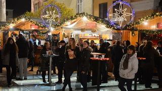 Advent u Zadru: Pavel raspjevao i rasplesao Zadrane na Trgu Petra Zoranića. Foto: Iva Perinčić Advent u Zadru: Pavel raspjevao i rasplesao Zadrane na Trgu Petra Zoranića. Foto: Iva Perinčić