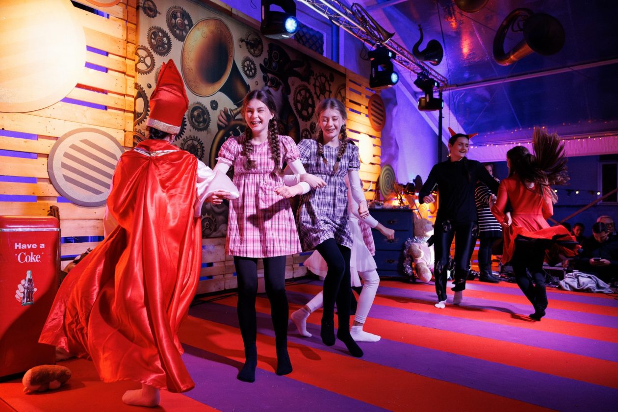 dječja predstava o svetom Nikoli, Božićni gramofon na Pijaci dječja predstava o svetom Nikoli, Božićni gramofon na Pijaci