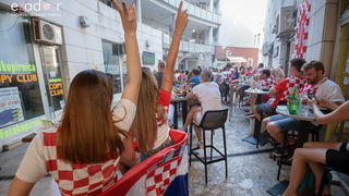 Navijačko ludilo u Zadru za vrijeme i nakon finala Svjetskog prvenstva Navijačko ludilo u Zadru za vrijeme i nakon finala Svjetskog prvenstva