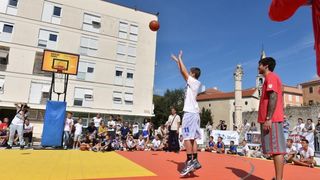 Kid’s Day na Forumu: Vassilis Spanoulis s klincima zaigrao basket 3na3, Foto: Dino Stanin/PIXSELL
