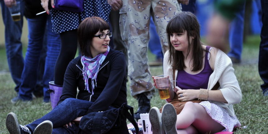 Zagreb, 220610.
Na Jarunu se od 21.-23.06. odrzava glazbeni spektakl T-Mobile INmusic festival na kojem ce nastupiti mnogobrojni izvodjaci kako iz zemlje tako i svijeta. Drugi dan festivala.
Na fotografiji: publika.
Foto: Boris Kovacev / CROPIX Zagreb, 220610.
Na Jarunu se od 21.-23.06. odrzava glazbeni spektakl T-Mobile INmusic festival na kojem ce nastupiti mnogobrojni izvodjaci kako iz zemlje tako i svijeta. Drugi dan festivala.
Na fotografiji: publika.
Foto: Boris Kovacev / CROPIX