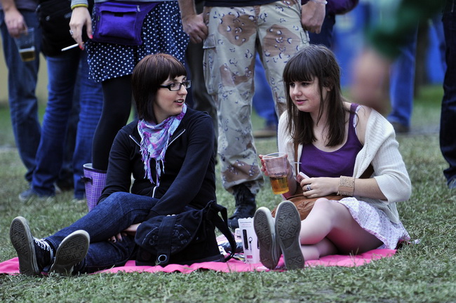 Zagreb, 220610.
Na Jarunu se od 21.-23.06. odrzava glazbeni spektakl T-Mobile INmusic festival na kojem ce nastupiti mnogobrojni izvodjaci kako iz zemlje tako i svijeta. Drugi dan festivala.
Na fotografiji: publika.
Foto: Boris Kovacev / CROPIX Zagreb, 220610.
Na Jarunu se od 21.-23.06. odrzava glazbeni spektakl T-Mobile INmusic festival na kojem ce nastupiti mnogobrojni izvodjaci kako iz zemlje tako i svijeta. Drugi dan festivala.
Na fotografiji: publika.
Foto: Boris Kovacev / CROPIX