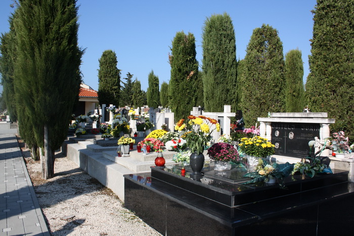 Blagdan Svih Svetih na groblju Belafuža 1. studenog 2011, Foto: Mladen Malik Blagdan Svih Svetih na groblju Belafuža 1. studenog 2011, Foto: Mladen Malik