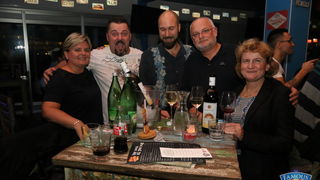 Friday Night Live: Cotton Club @ Famous Beach Bar & Grill 21. listopada 2016. Friday Night Live: Cotton Club @ Famous Beach Bar & Grill 21. listopada 2016.