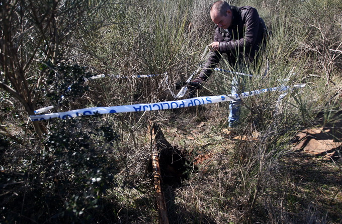 Zadar, 040313.
Naselje Bokanjac. Novi slucaj urusavanja tla. Nakon slucajeva u Lovranu, Drnisu i jos ranije ranije Medjimurju, policiji je prijavu da se otvorila zemlja u sirini i duljini vecoj od metra prijavio u subotu 39-godisnji Joso Marasovic iz Zadr