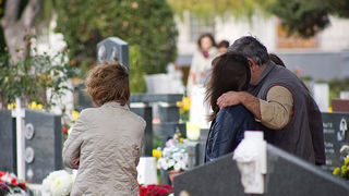 Gradsko groblje uoči blagdana Svih svetih (foto:Saša Čuka) Gradsko groblje uoči blagdana Svih svetih (foto:Saša Čuka)
