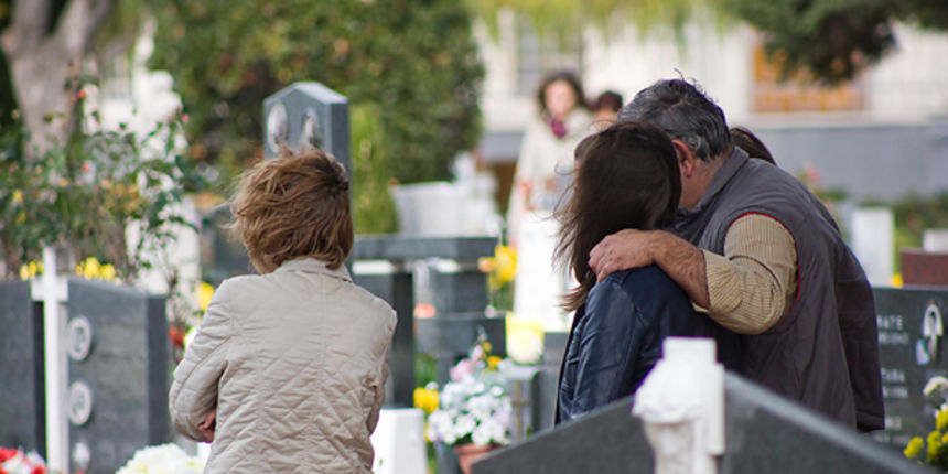 Gradsko groblje uoči blagdana Svih svetih (foto:Saša Čuka) Gradsko groblje uoči blagdana Svih svetih (foto:Saša Čuka)