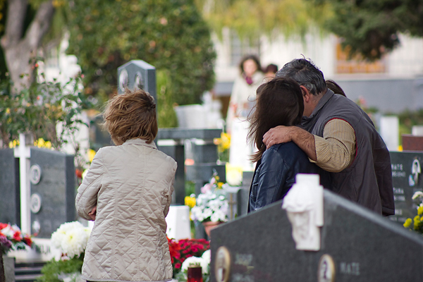 Gradsko groblje uoči blagdana Svih svetih (foto:Saša Čuka) Gradsko groblje uoči blagdana Svih svetih (foto:Saša Čuka)