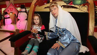 Sv. Luce razveselila mališane u Supernova centru, Foto: Iva Perinčić Sv. Luce razveselila mališane u Supernova centru, Foto: Iva Perinčić