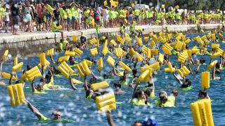 Jubilarni 10. dm Millennium Jump na zadarskoj rivi, Photo: Dino Stanin/PIXSELL Jubilarni 10. dm Millennium Jump na zadarskoj rivi, Photo: Dino Stanin/PIXSELL