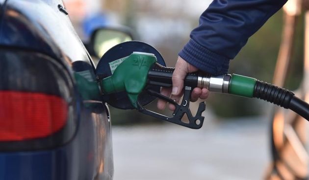 Od ponoći na benzinskim postajama širom Hrvatske znatno niže cijene goriva. Photo: Hrvoje Jelavic/PIXSELL