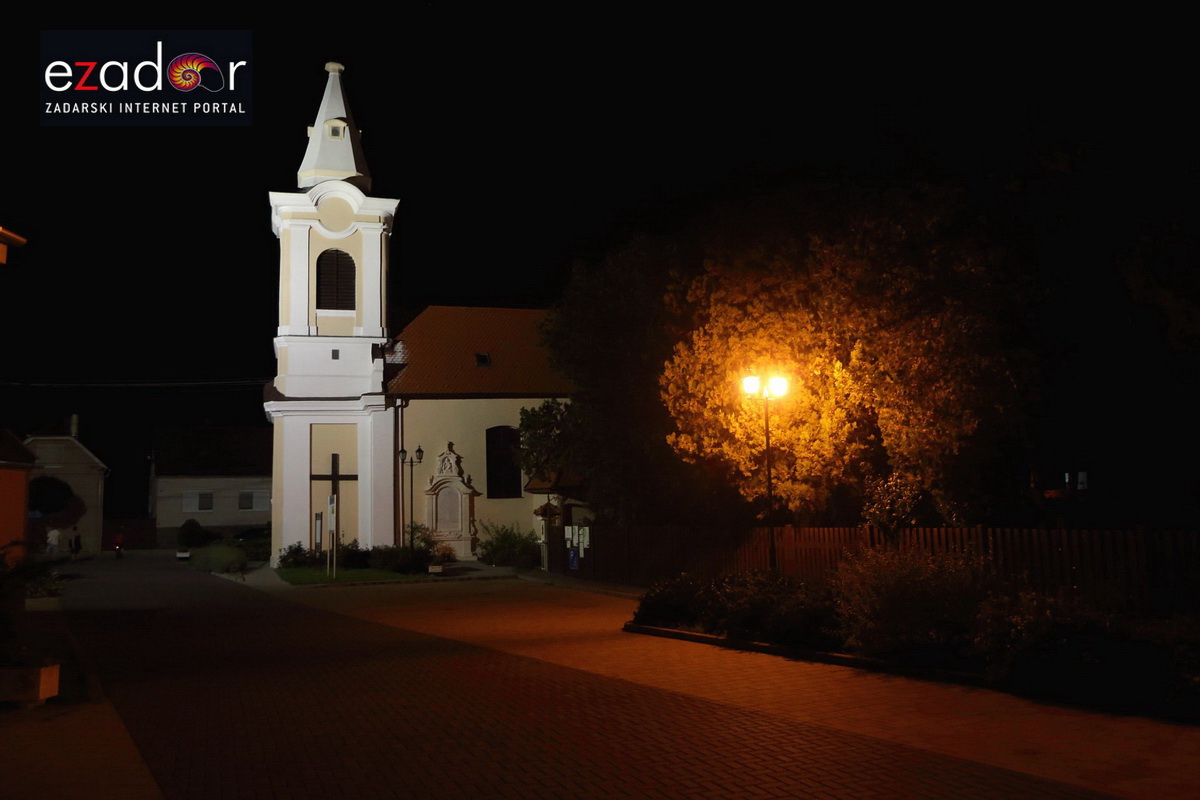 Bibinjci gradišćanskim Hrvatima darovali 1.82 metara visok kip sv. Roka Bibinjci gradišćanskim Hrvatima darovali 1.82 metara visok kip sv. Roka