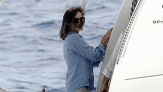 Prigradica, otok Korcula , 270911.
Glumica Penelope Cruz snimljena prilikom ukrcaja u brod Majsan marke Beneteau Antares 10,80  koji ju prebacuje na svjetionik Plocica na snimanje filma” Venuto al mondo”.
Foto: Tom Dubravec /  CROPIX