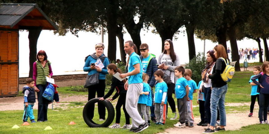 Sportska manifestacija za djecu “1000 koraka kroz 1000 ulica” SŠ “Loptica” Sportska manifestacija za djecu “1000 koraka kroz 1000 ulica” SŠ “Loptica”