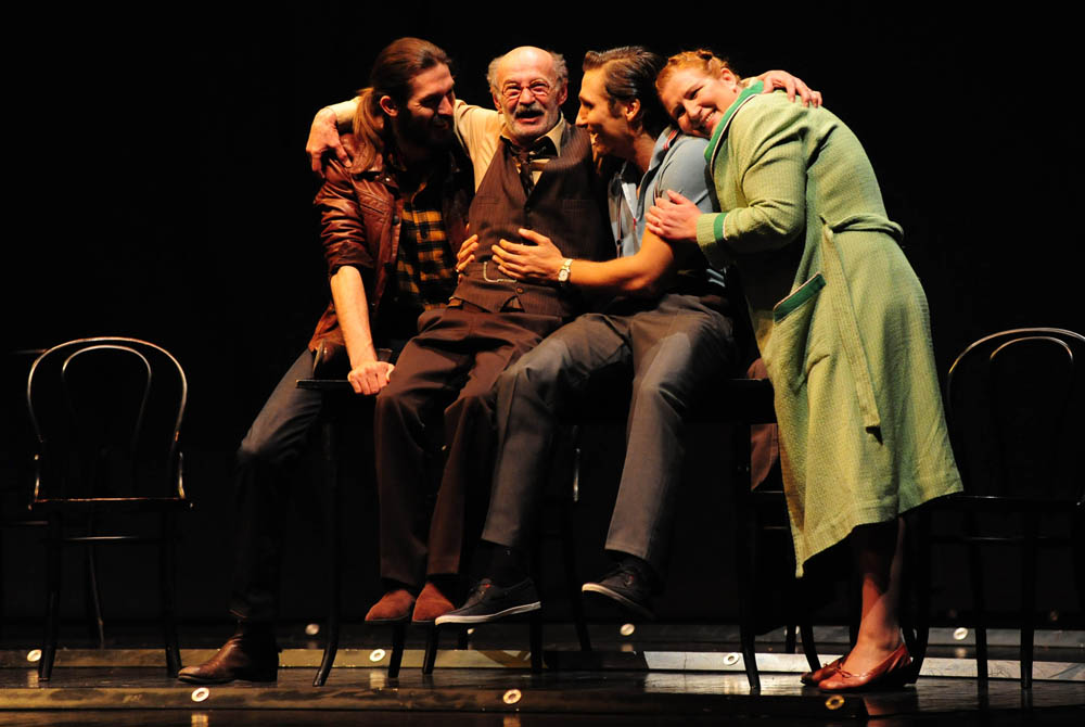 Zadar, 7.3.2012. snimio: Nenad Marčev
HNK Split
Arthur Miller: SMRT TRGOVAČKOG PUTNIKA, drama
redatelj: Dušan Jovanović
premijera: 27. ožujka 2011.
Uloge:
Willy Loman: Mustafa Nadarević,
Linda: Snježana Sinovčić Šiškov
Biff Loman: Mijo Juriši Zadar, 7.3.2012. snimio: Nenad Marčev
HNK Split
Arthur Miller: SMRT TRGOVAČKOG PUTNIKA, drama
redatelj: Dušan Jovanović
premijera: 27. ožujka 2011.
Uloge:
Willy Loman: Mustafa Nadarević,
Linda: Snježana Sinovčić Šiškov
Biff Loman: Mijo Juriši