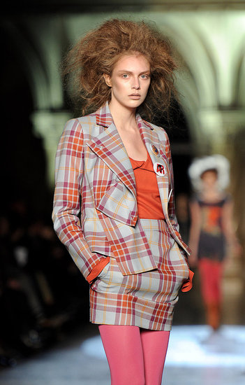 Vivienne Westwood Red Label, Jesen 2010.  (www.coutorture.com)