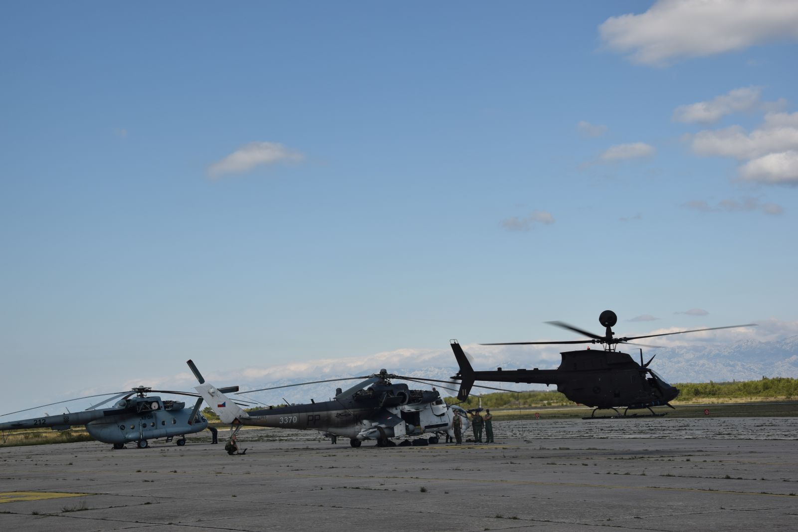 U Zemuniku vježba helikoptera za operacije na kopnu