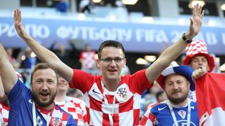 Veseli hrvatski navijači u kockicama ispunili Baltik Arenu u Kalinjingradu Veseli hrvatski navijači u kockicama ispunili Baltik Arenu u Kalinjingradu