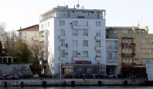 Nekadašnji hotel na atraktivnoj lokaciji ulaza u zadarsku luku godinama se iznajmljuje kao poslovni prostor  / Jure Mišković / CROPIX