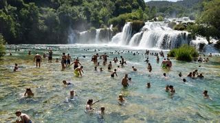 Rješenje za osvježenje: Kupanje u ledenoj rijeci Krki u NP Krka. Photo: Hrvoje Jelavić/PIXSELL