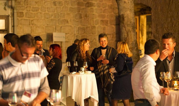 1. Pag Grand Testing: Dionizijsko slavlje sira i vina po paški