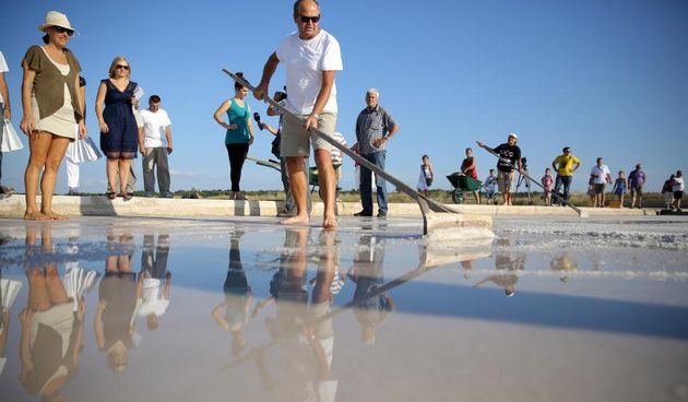 2. Festival soli: Natjecanje u skupljanju soli i pripremi roštilja, Foto: Filip Brala/PIXSELL