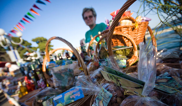 Biograd: 5. Eno-eko-gastro-etno stol (Foto:Saša Čuka) Biograd: 5. Eno-eko-gastro-etno stol (Foto:Saša Čuka)