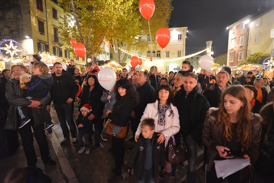 Započeo Advent u Zadru ; foto Iva Perinčić