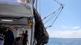Ekološka manifestacija “Uz more, za more: zelena misija za održivu budućnost Hrvatske” održala se danas na plivarici Škoda koja je jutros u 11 sati isplovila iz zadarske luke Gaženica prema Ugljanu gdje će se provela akcija izvlačenja odbačenih ribarskih Ekološka manifestacija “Uz more, za more: zelena misija za održivu budućnost Hrvatske” održala se danas na plivarici Škoda koja je jutros u 11 sati isplovila iz zadarske luke Gaženica prema Ugljanu gdje će se provela akcija izvlačenja odbačenih ribarskih