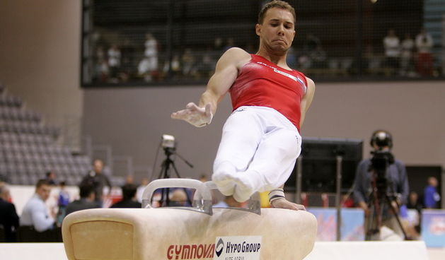Osijek, 061109.Sportska dvorana Gradski vrt. Svjetski kup u sportskoj gimnastici Osijek Grand prix 09, kvalifikacije. Na slici: Robert Seligman na konju.Foto: Vlado Kos / CROPIX