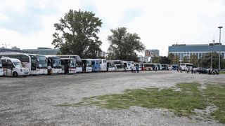 Stali autobusi, vozači upozorili: ‘Imamo 3800 kuna plaću i sad se svi čude što idemo van’ Stali autobusi, vozači upozorili: ‘Imamo 3800 kuna plaću i sad se svi čude što idemo van’
