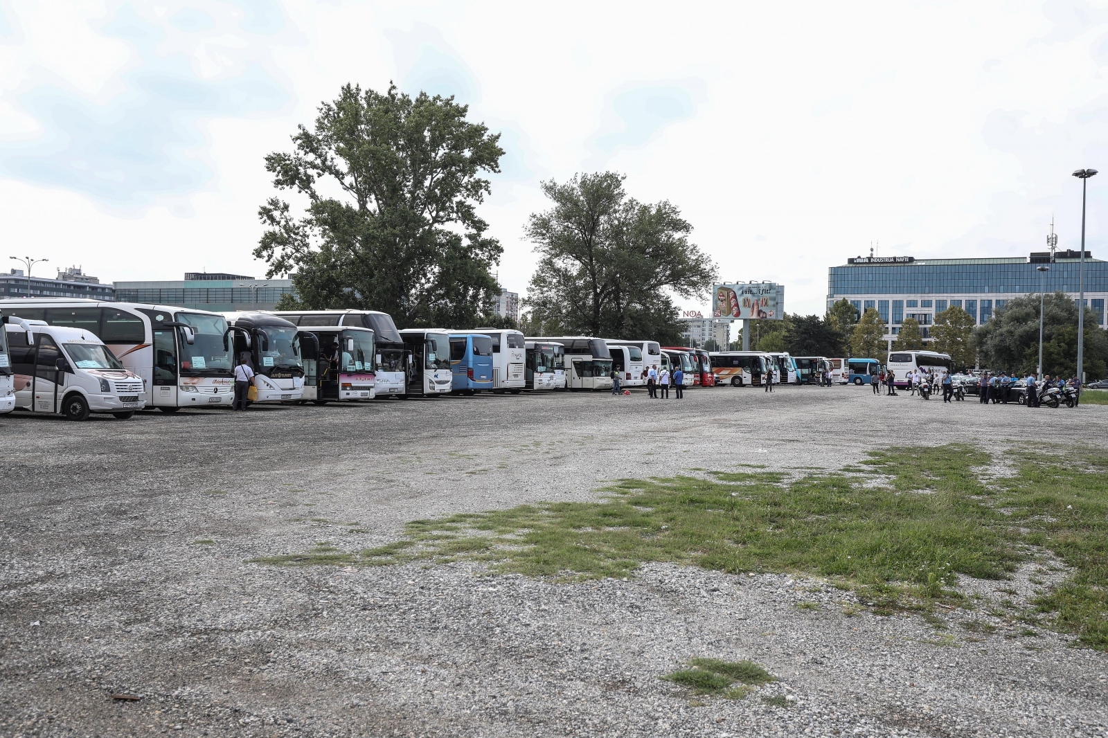 Stali autobusi, vozači upozorili: ‘Imamo 3800 kuna plaću i sad se svi čude što idemo van’ Stali autobusi, vozači upozorili: ‘Imamo 3800 kuna plaću i sad se svi čude što idemo van’