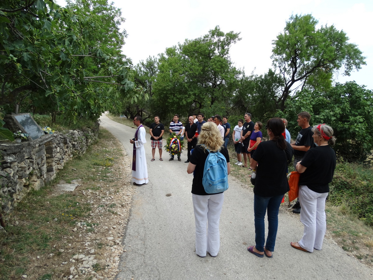Molitvena hodnja “Koracima nade u istinu”, tradicija koja ne blijedi Molitvena hodnja “Koracima nade u istinu”, tradicija koja ne blijedi