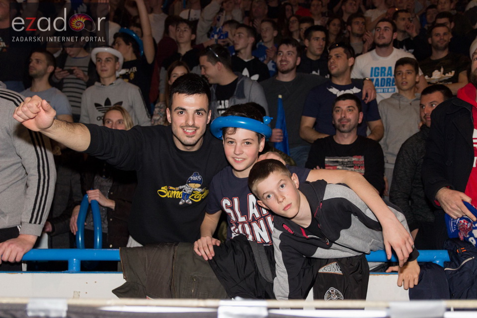 Humanitarno gledanje utakmice Zadar-Cibona u Jazinama Humanitarno gledanje utakmice Zadar-Cibona u Jazinama