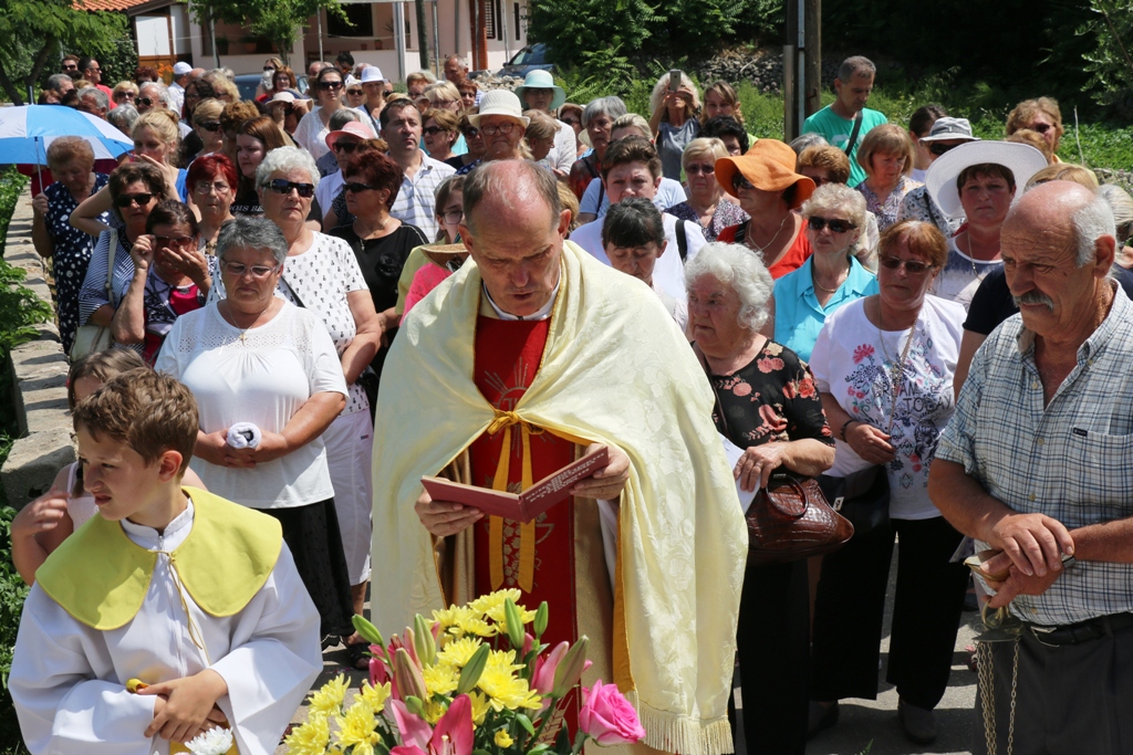 Tradicionalna procesija Tijelova ulicama Vira Tradicionalna procesija Tijelova ulicama Vira