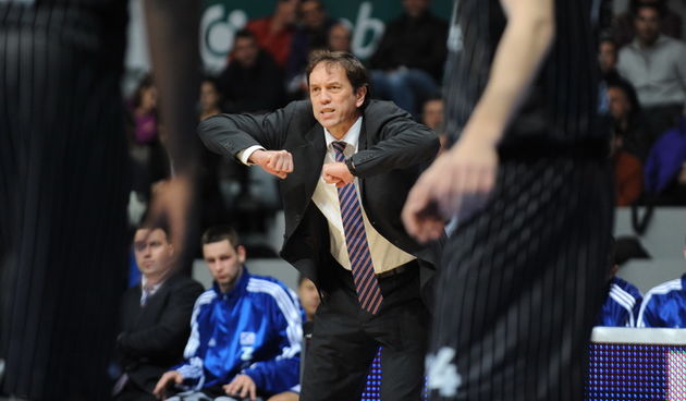 Zadar, 121210.
Dvorana Kresimir Cosic.
11. kolo NLB lige, kosarkaska utakmica izmedju KK Zadar i KK Partizan.
Na slici: Trener Zadra Danijel Jusup
Foto: Andrija Lucic / CROPIX