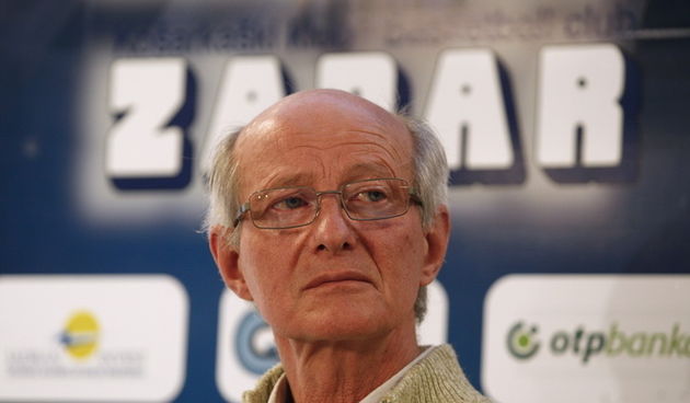 Zadar, 140311.
Nebojsa Belic v.d direktora i Branko Skroce sportski direktor KK Zadra na press konferenciji u dvorani Kresimira Cosica.
Na fotografiji: Nebojsa Belic.
Foto: Jure Miskovic / CROPIX