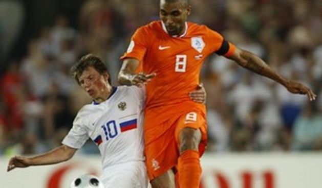 Aršavin i Engelaar (Foto:Reuters)